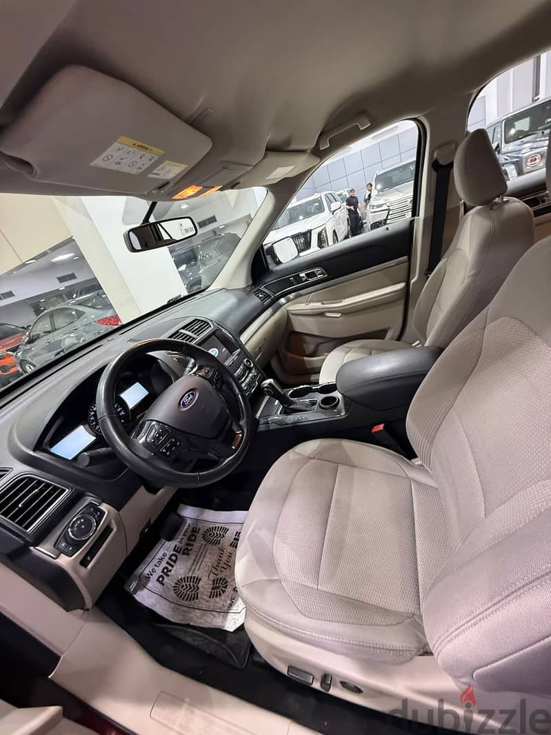 Ford Explorer XLT 2019 Maroon 4