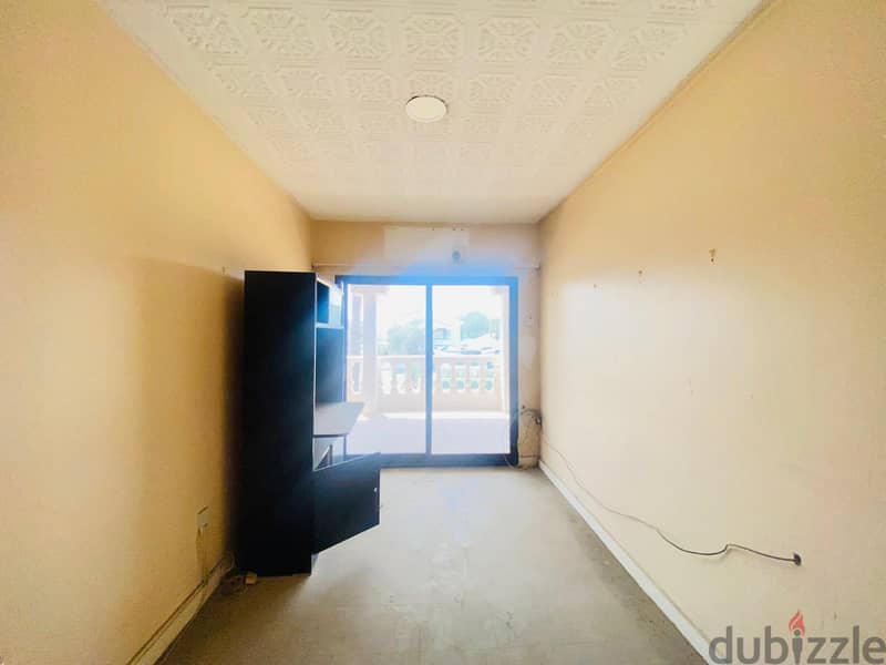 Residence Villa for Rent in Saar – 7 Rooms, Private Garden, BD 700 9