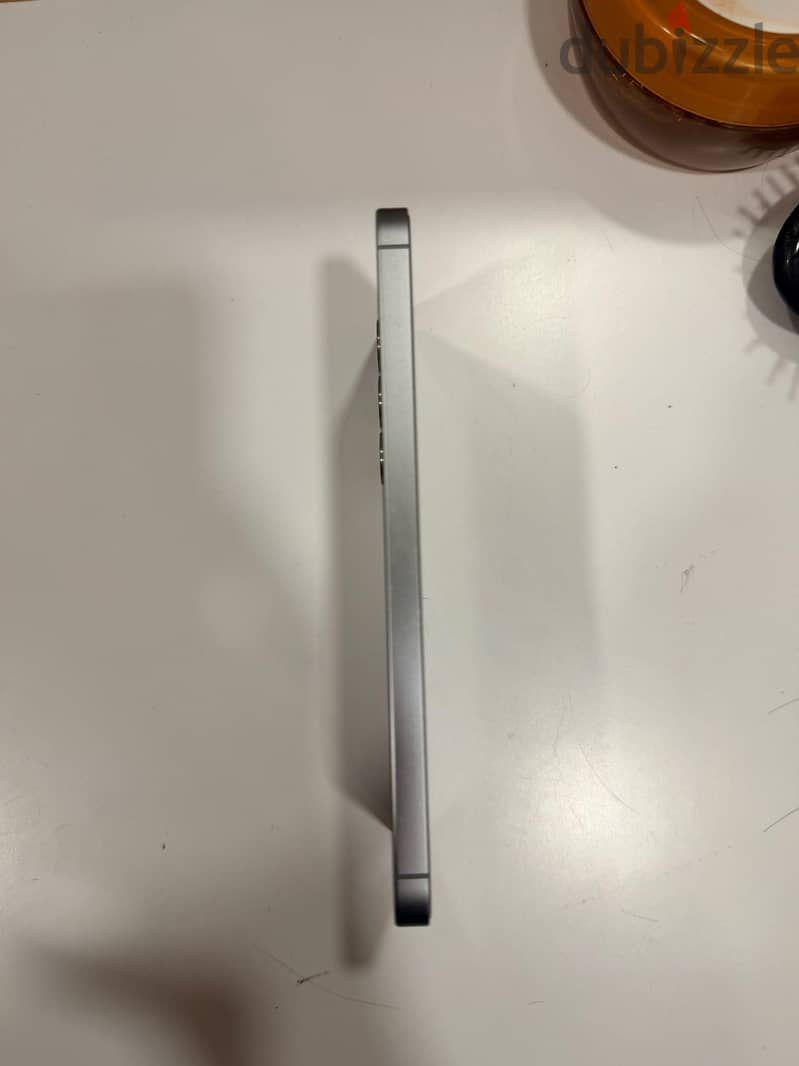 Samsung S25+ sliver 256 with no box 2