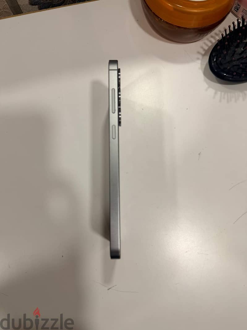 Samsung S25+ sliver 256 with no box 3