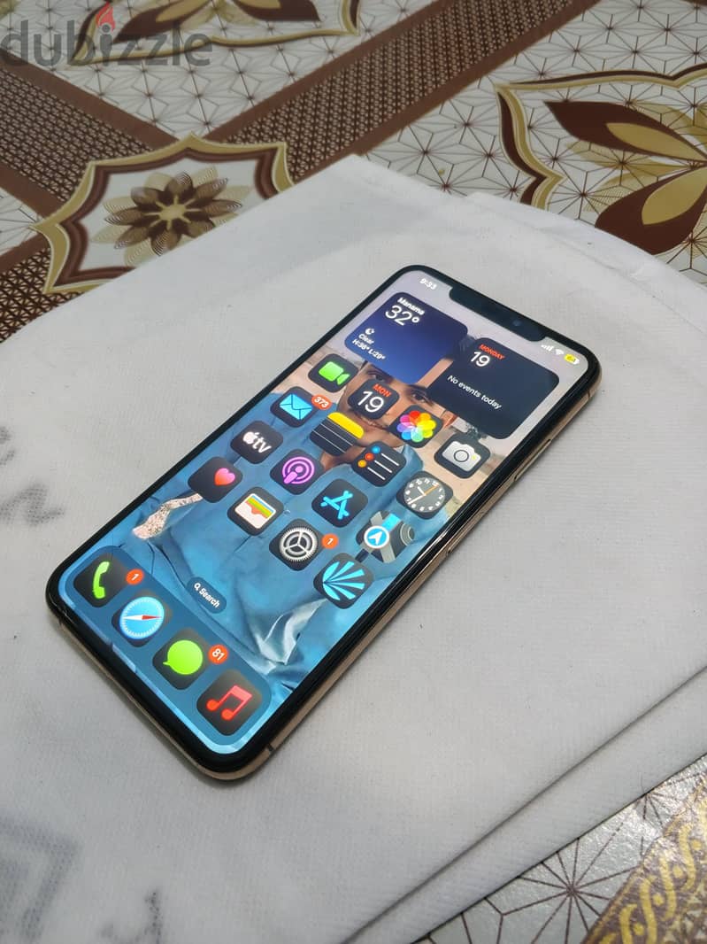 Apple - iPhone XS Max 1
