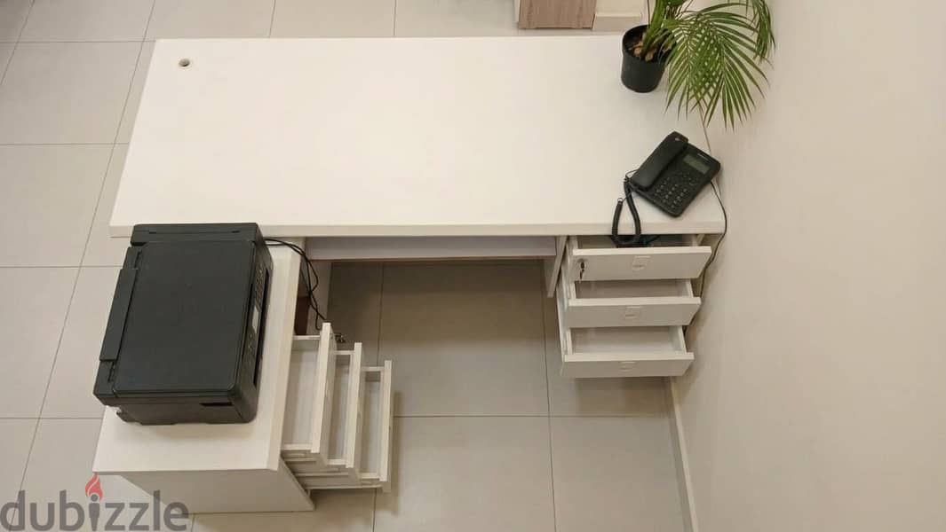 Modern L-Shaped Executive / Reception Desk with Storage 2