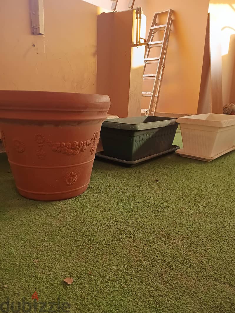 Large-sized planting basins 1