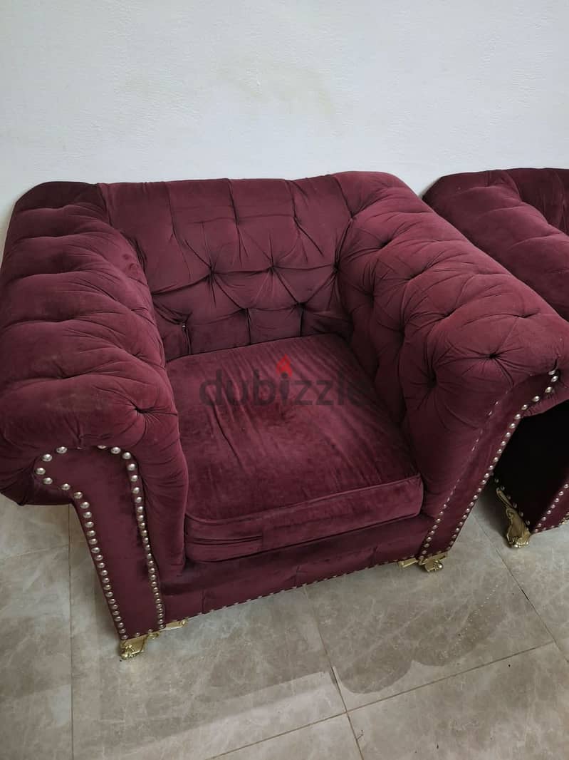 Good condition sofa for salee 1