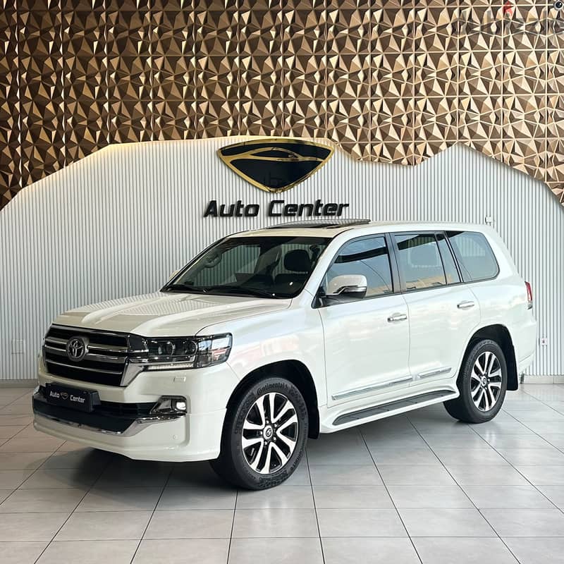 Toyota Land Cruiser GXR GRAND TOURING V8 2019 WHITE 2