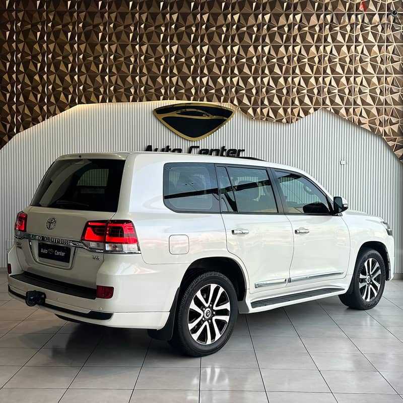 Toyota Land Cruiser GXR GRAND TOURING V8 2019 WHITE 4