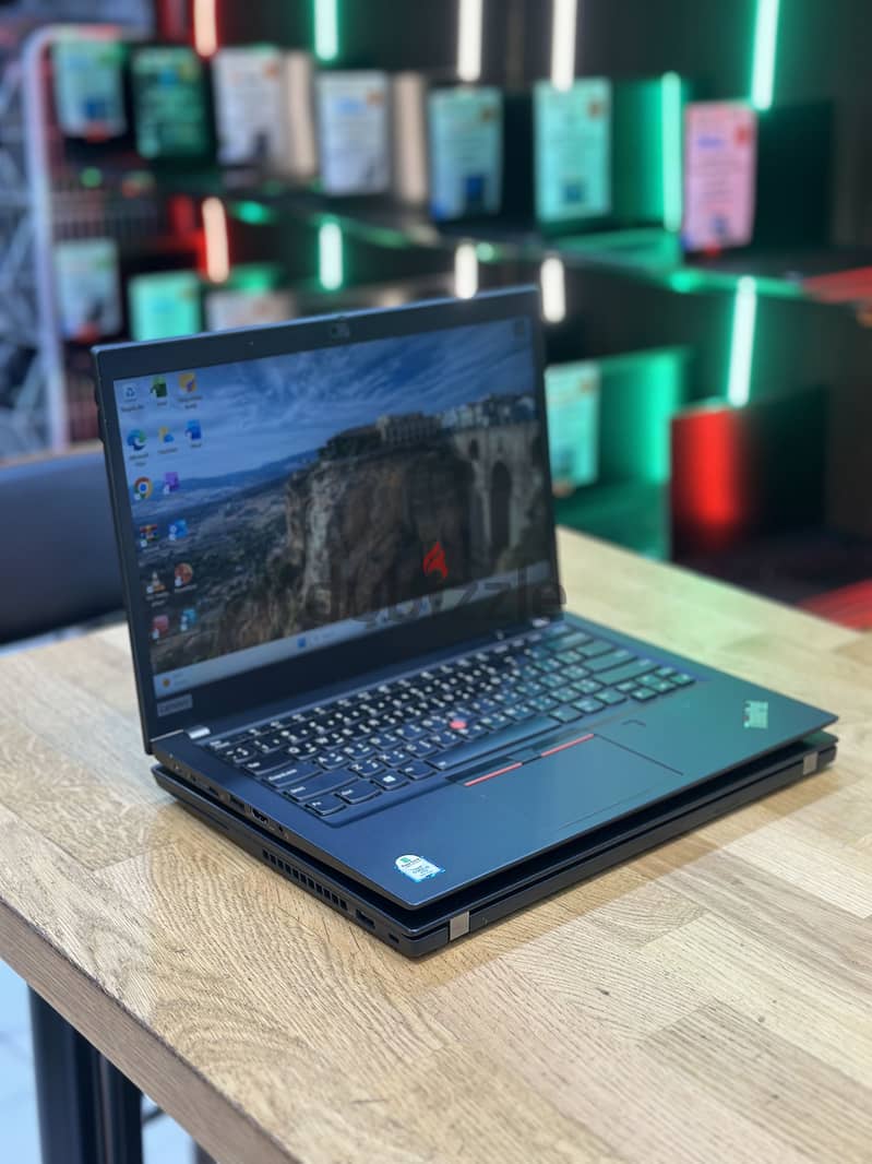 Lenovo Thinkpad T490s Core i5-8th Generation Touch Screen 1