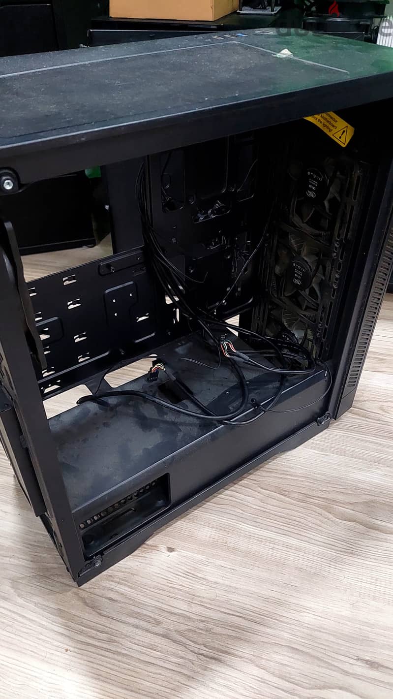 DeepCool Tempered Glass PC Case + 4 Fans + 3 Extra DeepCool LED Fans 2
