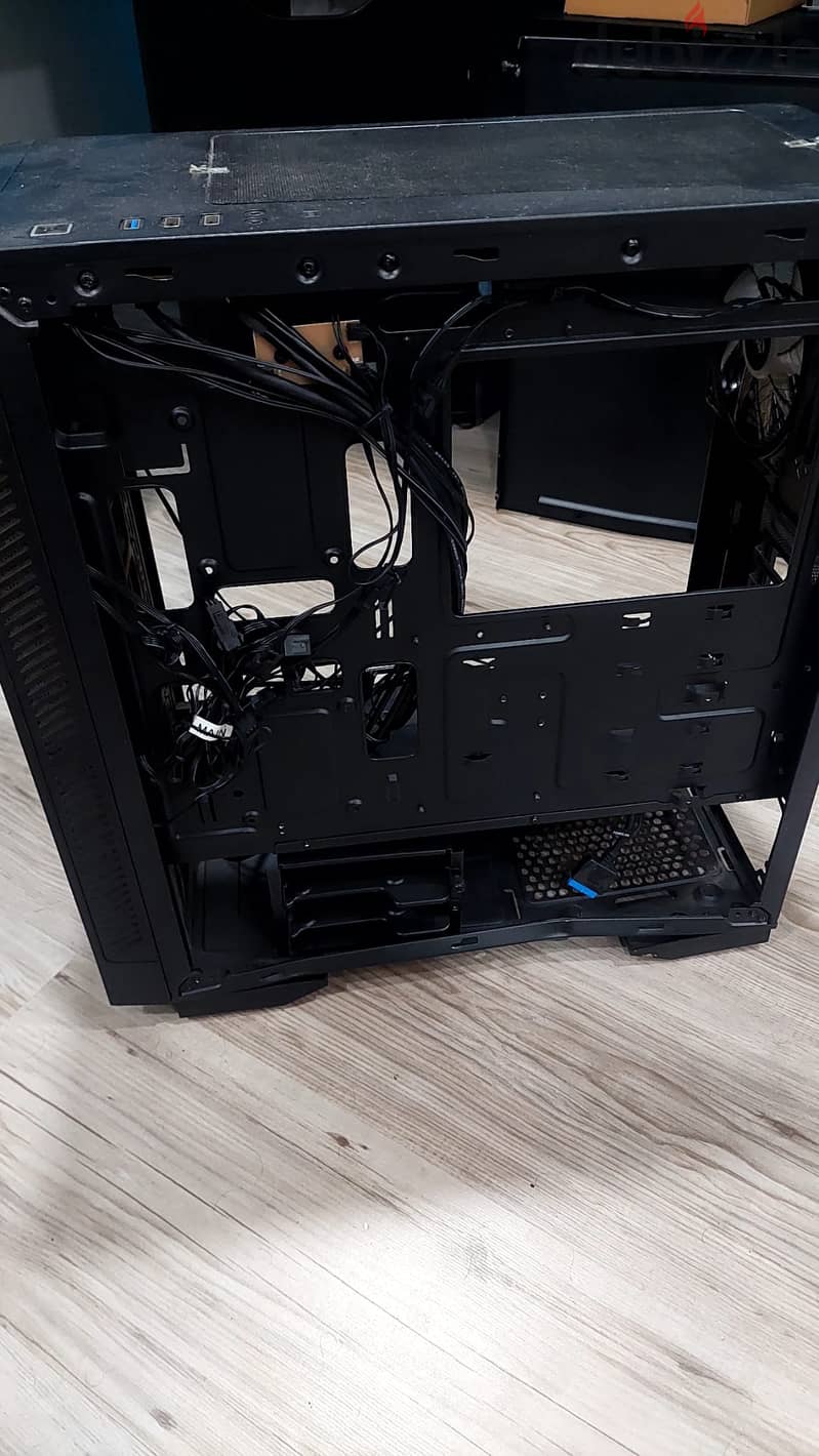 DeepCool Tempered Glass PC Case + 4 Fans + 3 Extra DeepCool LED Fans 3