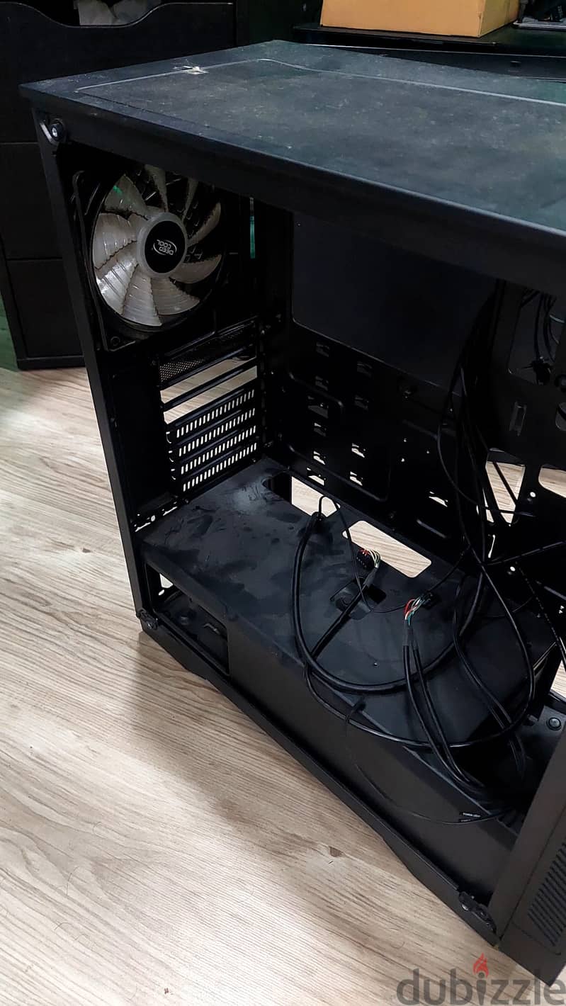 DeepCool Tempered Glass PC Case + 4 Fans + 3 Extra DeepCool LED Fans 4