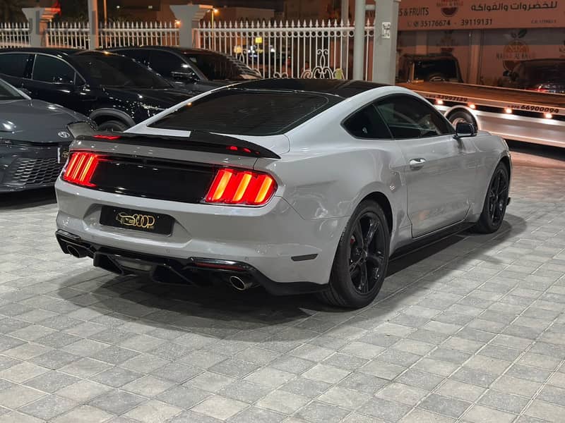 Ford Mustang 5.0 6