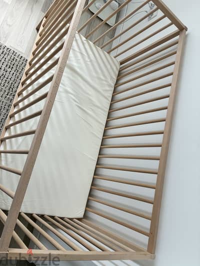 IKEA baby cot like New سرير أطفال ايكيا كالجديد