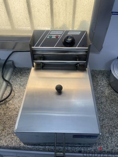 Elactric deep fryer