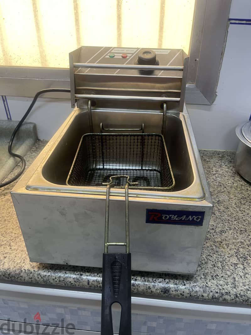 Elactric deep fryer 1