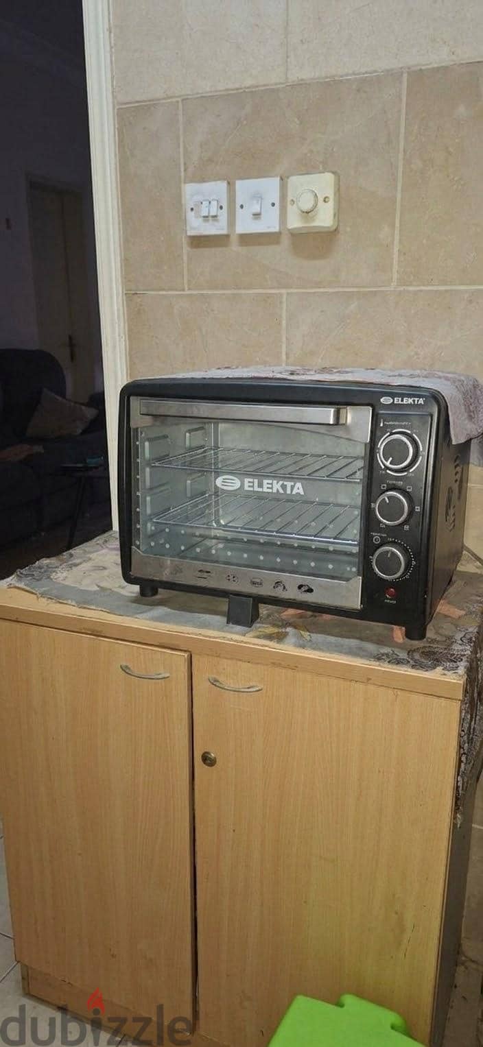 Elekta Electric Oven for Sale  Description: Selling an 1