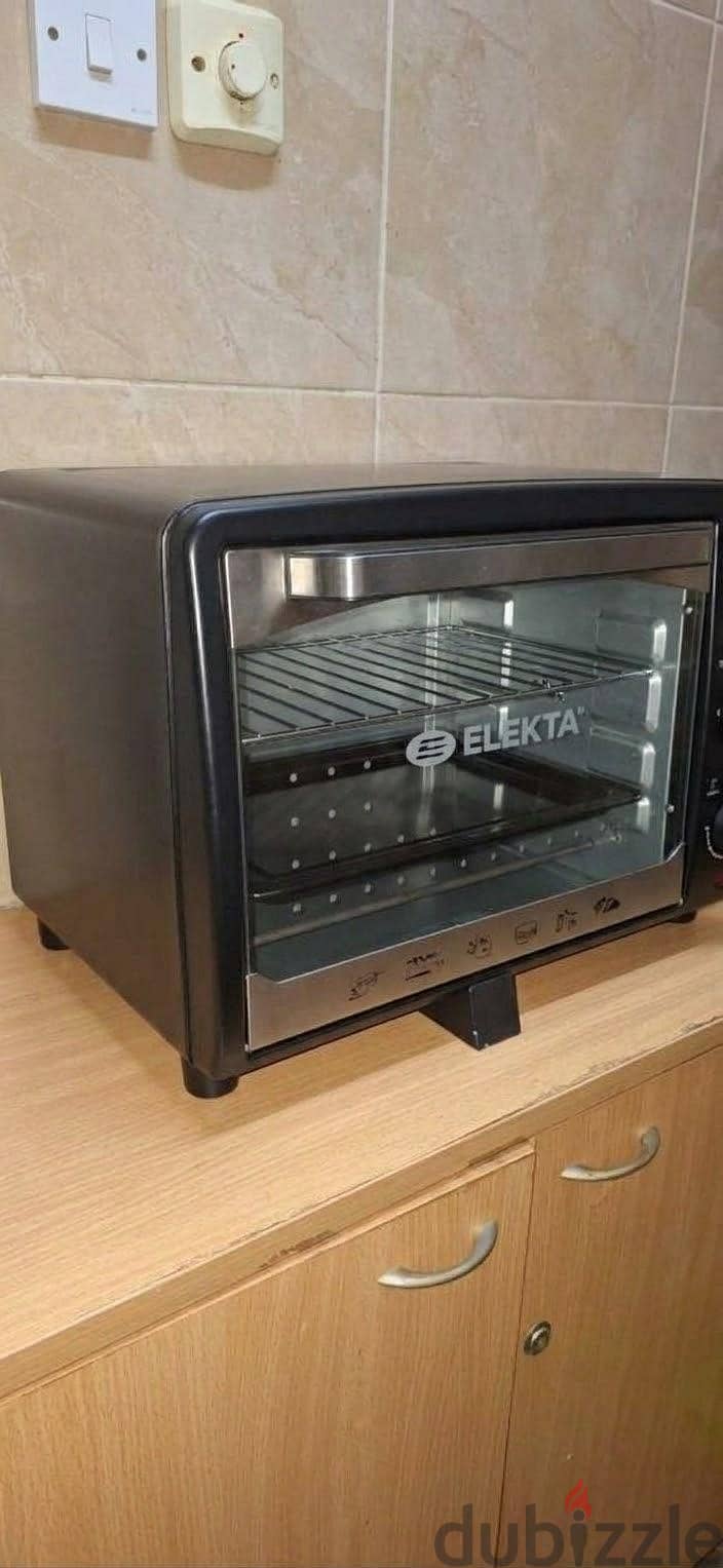 Elekta Electric Oven for Sale  Description: Selling an 2