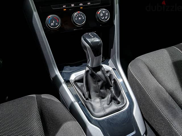Volkswagen T-Roc 2023 Life 9
