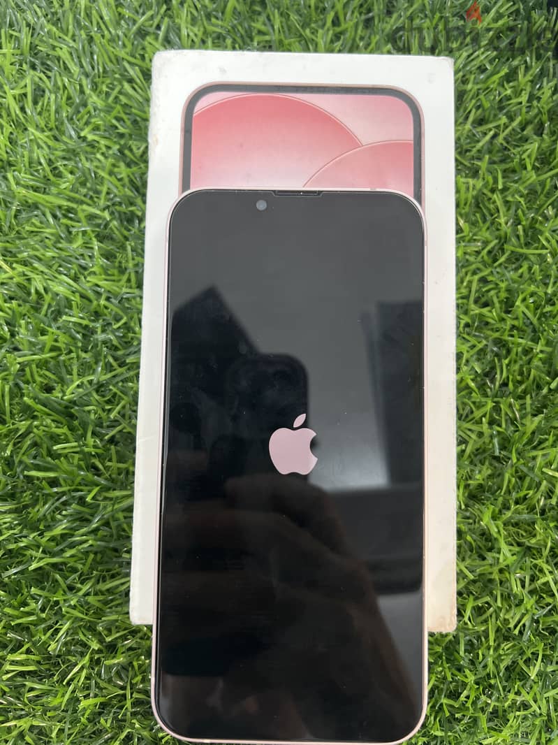 17e 256gb. New condition 2