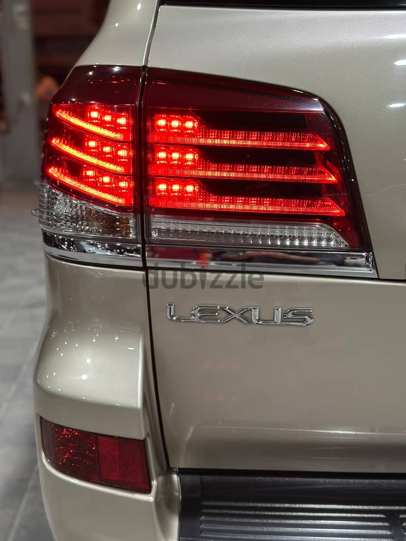 Lexus LX570 1
