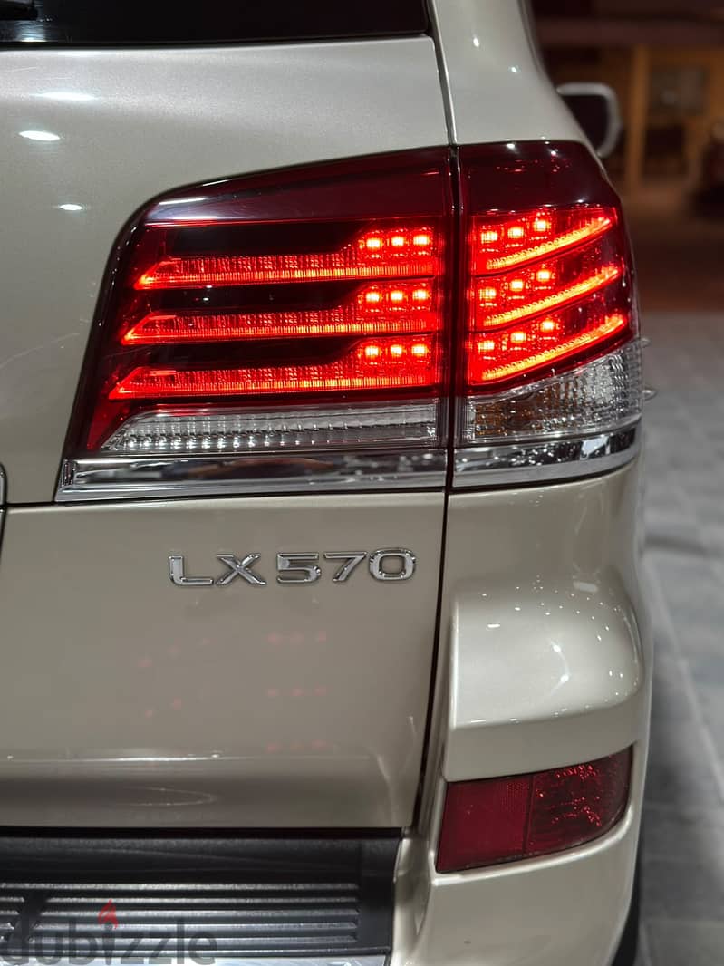 Lexus LX570 3