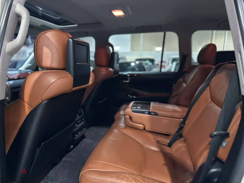 Lexus LX570 5