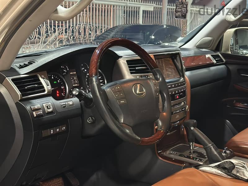 Lexus LX570 6
