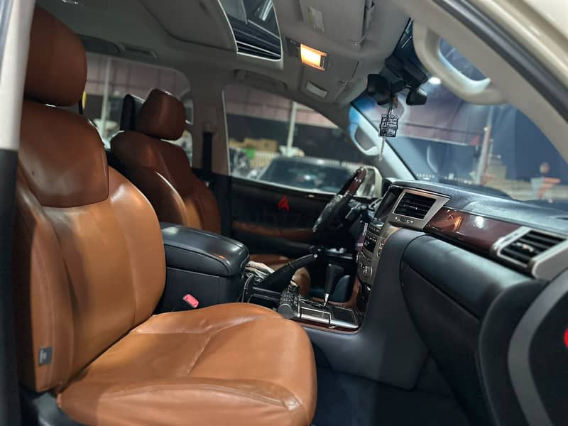 Lexus LX570 7