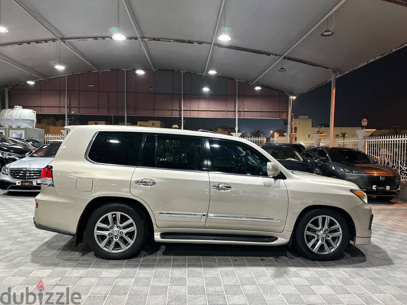 Lexus LX570 11