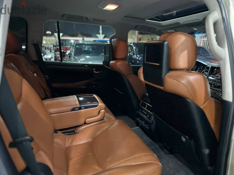Lexus LX570 13