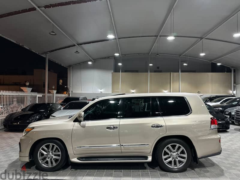 Lexus LX570 14