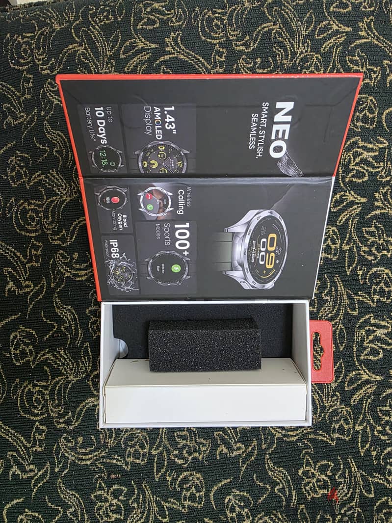 Telux Neo Smartwatch (1.43" AMOLED) + Extra Metal Strap 1