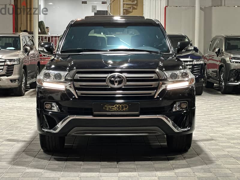 Land Cruiser GXR 1