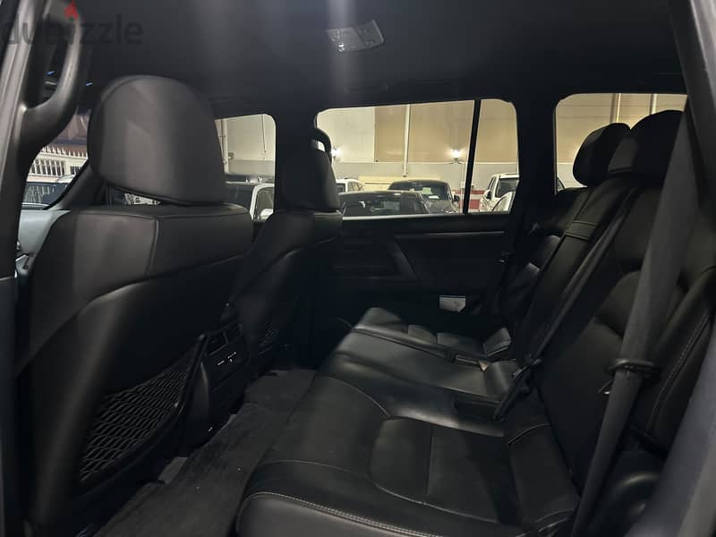 Land Cruiser GXR 4