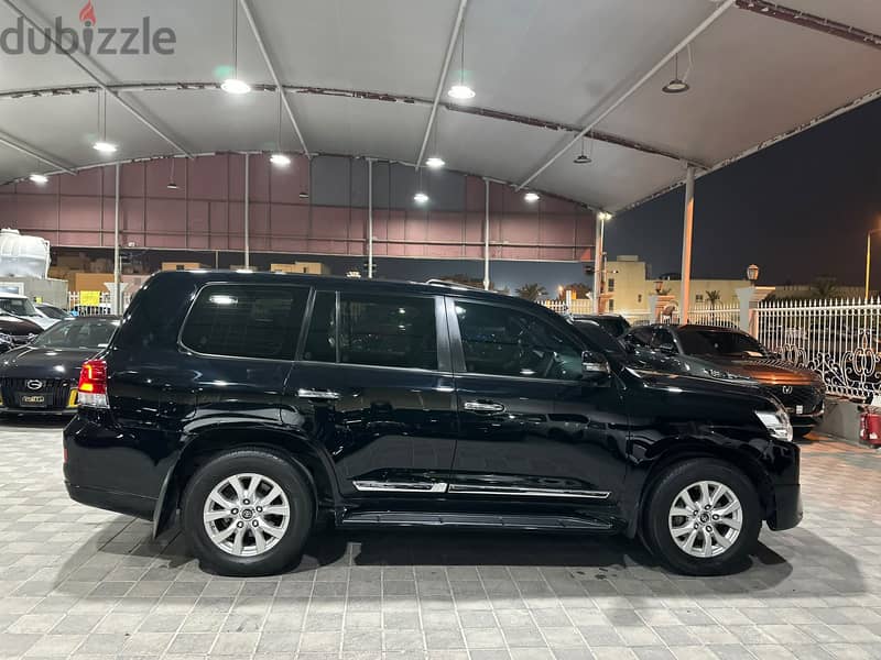 Land Cruiser GXR 14