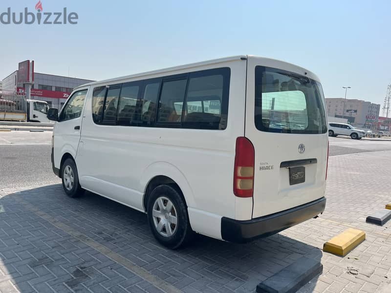 Toyota Hiace 1