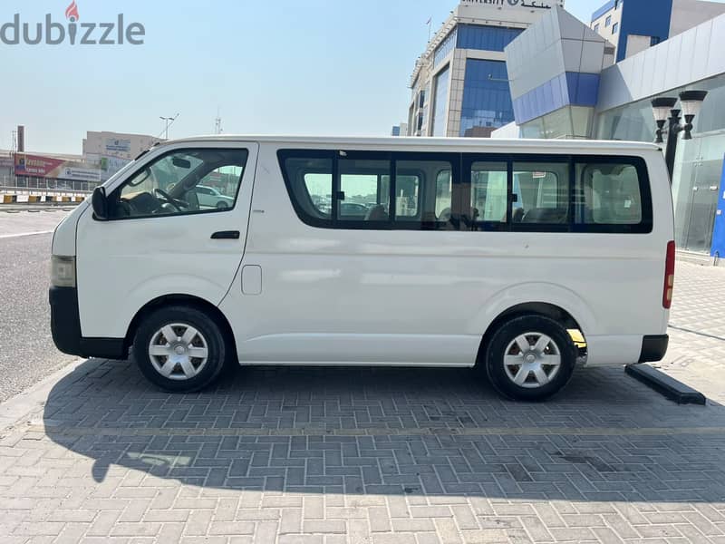 Toyota Hiace 2