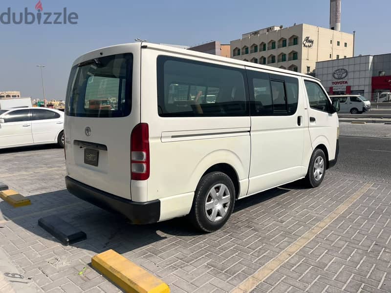 Toyota Hiace 4