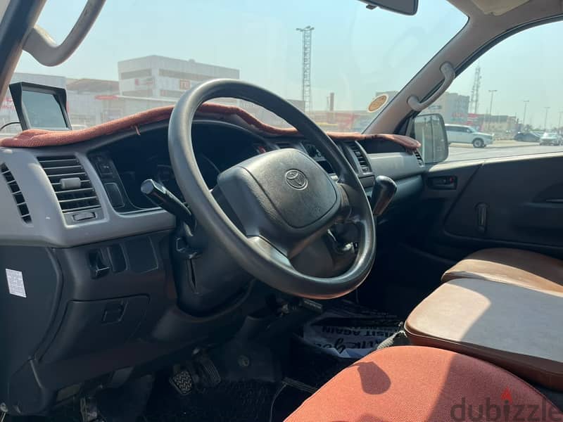 Toyota Hiace 5