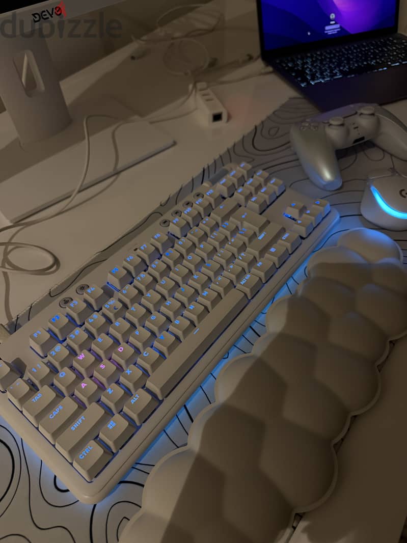 Logitech G713 Keyboard + G705 Mouse Bundle 2