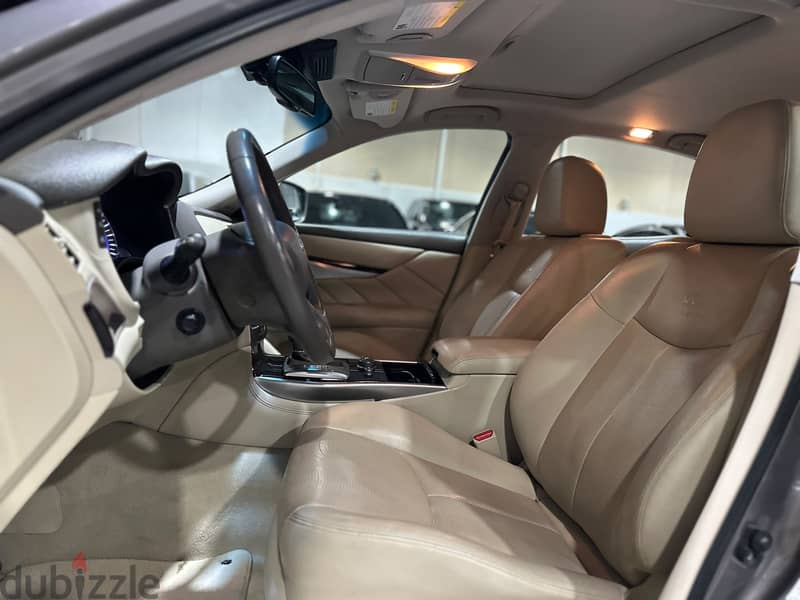 Infiniti Q70 V6 3