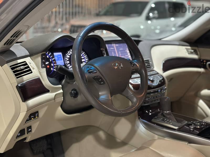 Infiniti Q70 V6 6