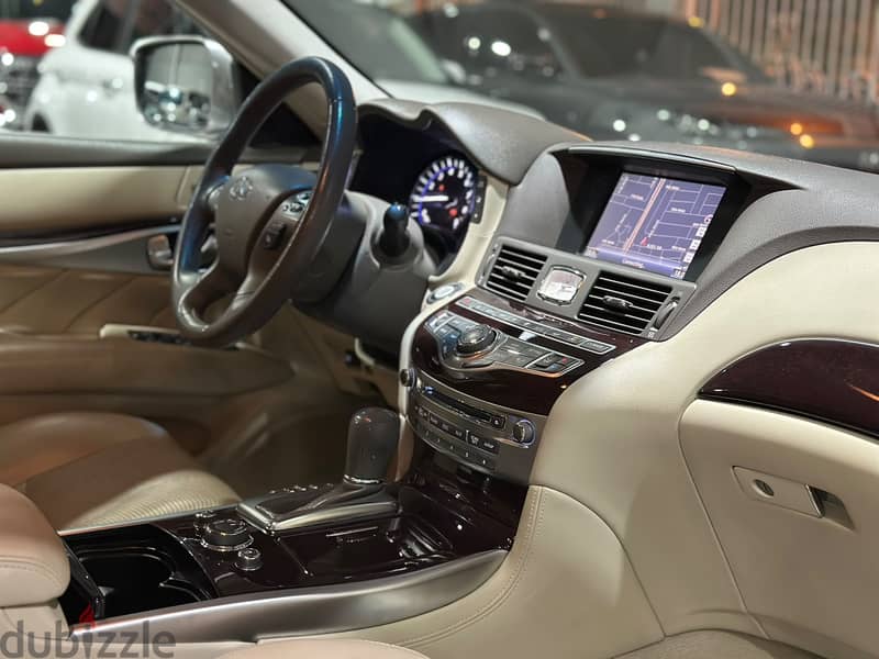 Infiniti Q70 V6 7