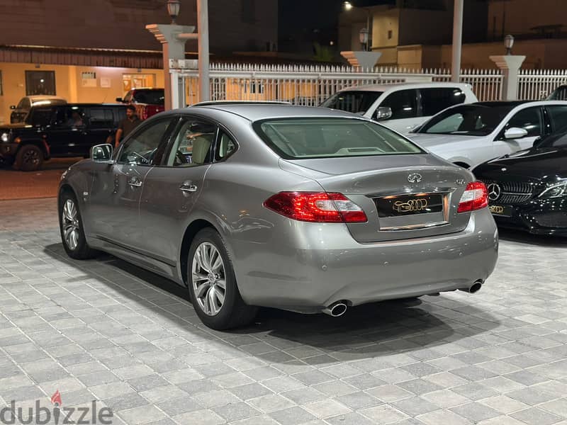 Infiniti Q70 V6 9