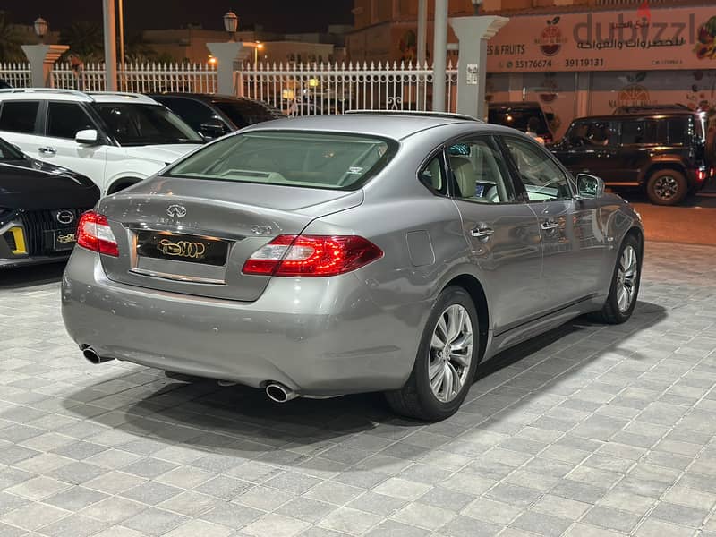 Infiniti Q70 V6 11