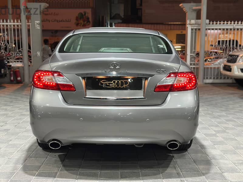 Infiniti Q70 V6 15