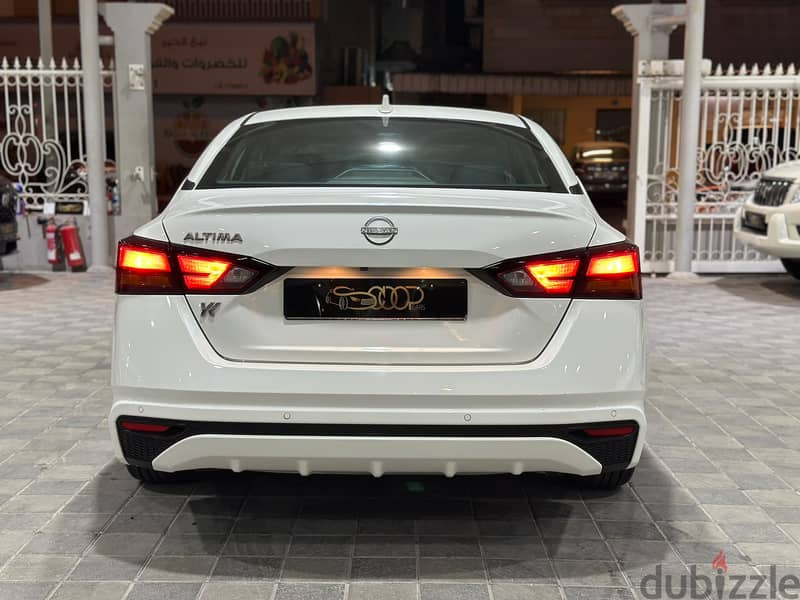 Nissan Altima 2.5 10