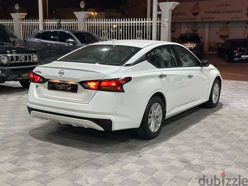 Nissan Altima 2.5 12