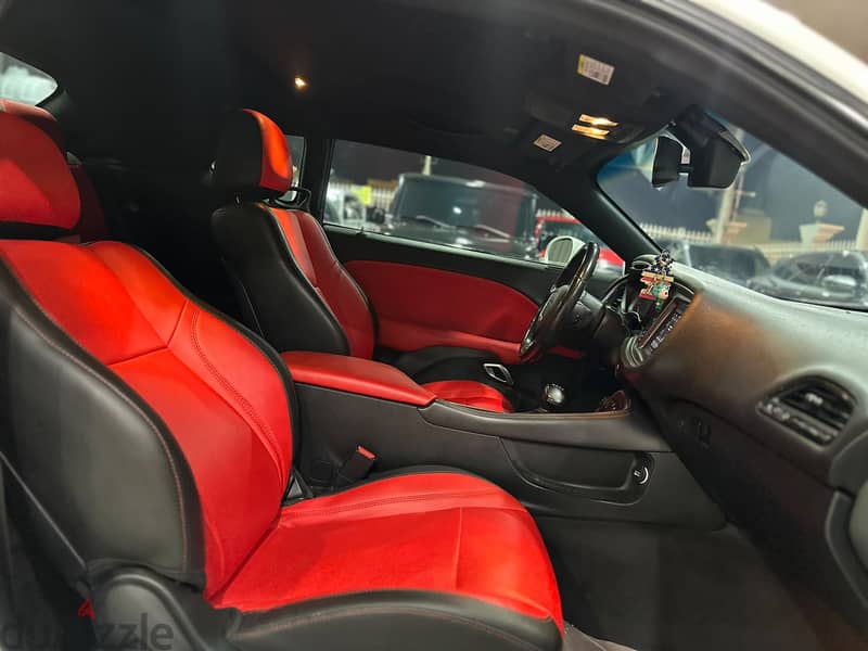 Dodge Challenger 3.6 11