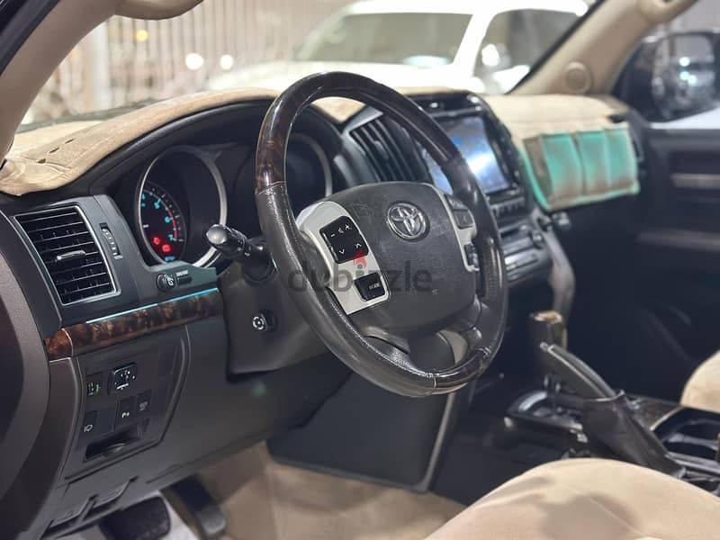  **TOYOTA LAND CRUISER VXR V8 | ** 2