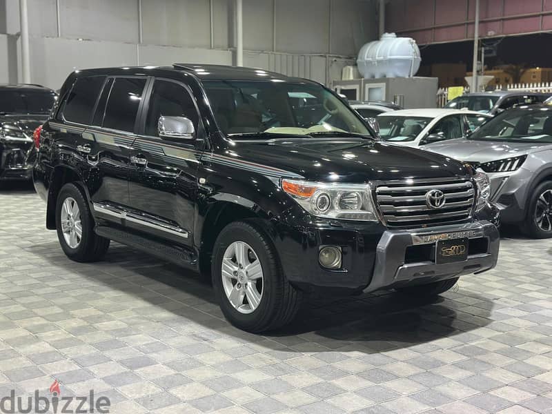  **TOYOTA LAND CRUISER VXR V8 | ** 13